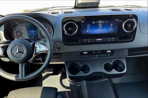 2025 Mercedes-Benz Sprinter 2500 Standard Roof
