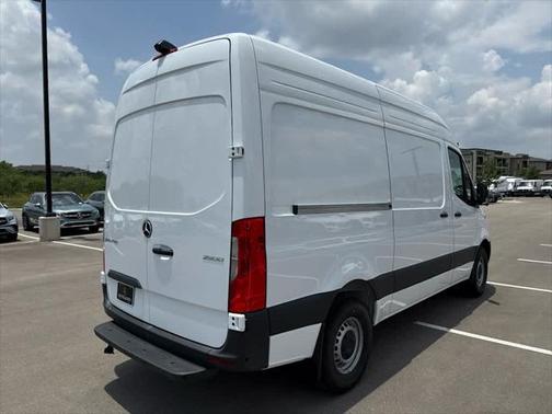 2025 Mercedes-Benz Sprinter 2500 Standard Roof