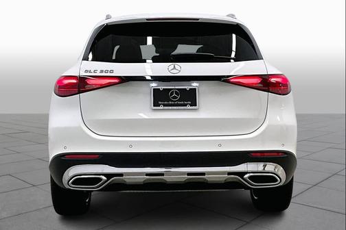 Polar White 2026 Mercedes-Benz GLC 300 Base