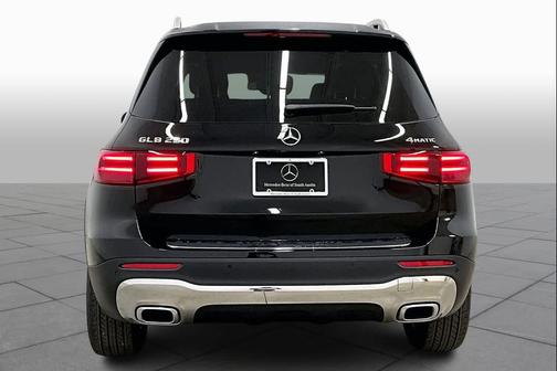 Night Black 2026 Mercedes-Benz GLB 250 4MATIC