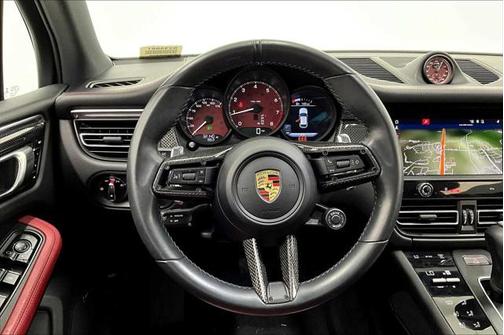 2022 Porsche Macan Base