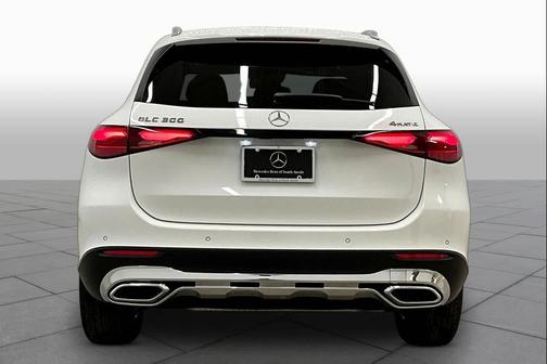 Polar White 2026 Mercedes-Benz GLC 300 4MATIC