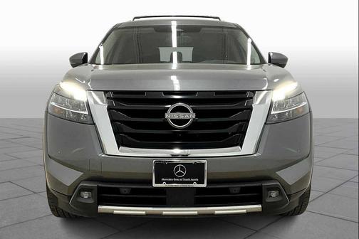 2022 Nissan Pathfinder SL 2WD