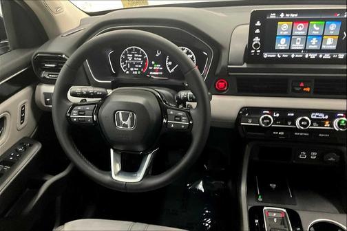 2025 Honda Pilot Touring 8-Passenger