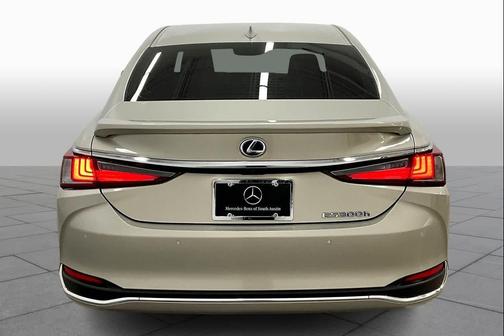 2021 Lexus ES 300h Base