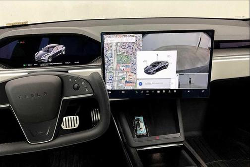 2022 Tesla Model S Plaid