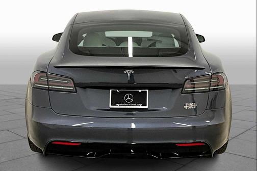 2022 Tesla Model S Plaid