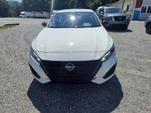 White 2025 Nissan Altima 2.5 SV