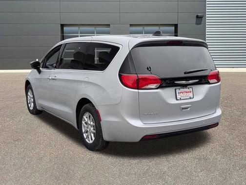 2026 Chrysler Voyager LX