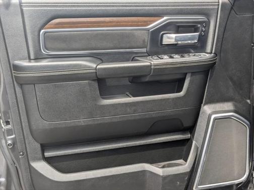 2022 RAM 2500 Laramie Crew Cab 4x4 6'4' Box