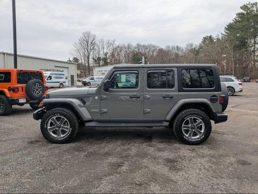 2023 Jeep Wrangler 4-Door Sahara 4x4