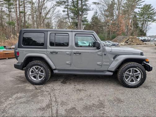 2023 Jeep Wrangler 4-Door Sahara 4x4