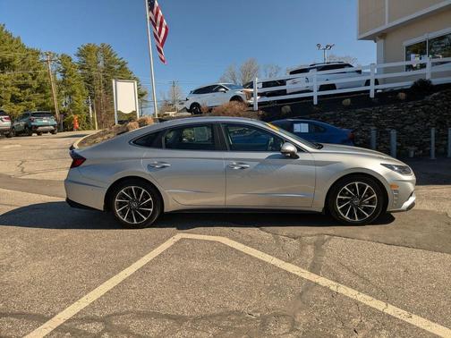 2021 Hyundai SONATA Limited