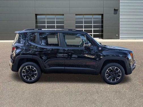 2023 Jeep Renegade Trailhawk