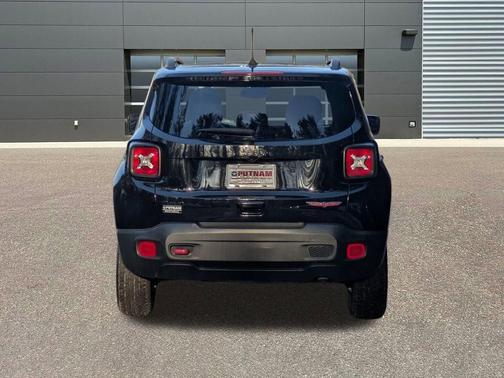 2023 Jeep Renegade Trailhawk
