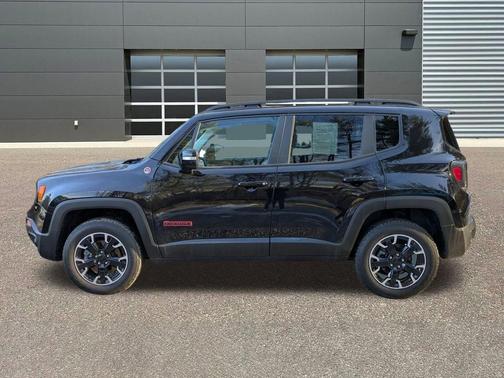 2023 Jeep Renegade Trailhawk