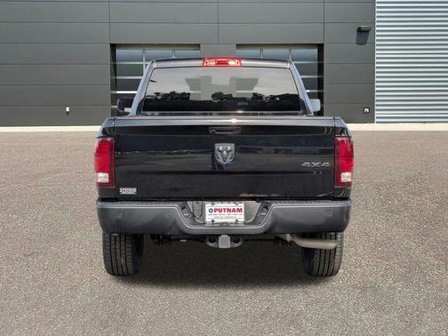 2022 RAM 1500 Classic SLT