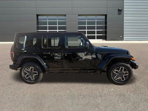 2026 Jeep Wrangler 4-Door Sahara 4x4
