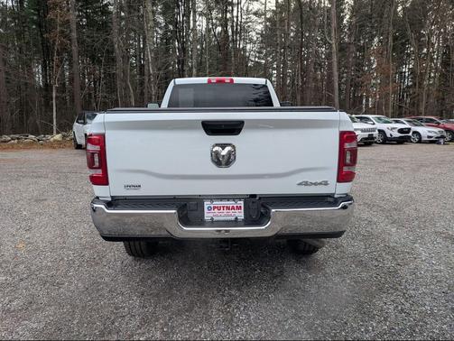 2024 RAM 3500 Tradesman Regular Cab 4x4 8' Box