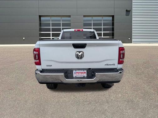 2024 RAM 3500 Tradesman Regular Cab 4x4 8' Box