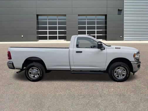 2024 RAM 3500 Tradesman Regular Cab 4x4 8' Box