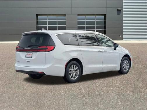 2025 Chrysler Pacifica L