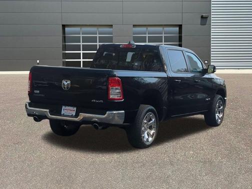 Diamond Black Crystal Pearlcoat 2022 RAM 1500 Big Horn/Lone Star