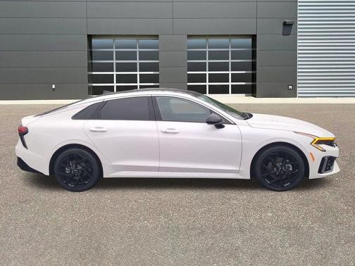 Snow White Pearl 2026 Kia K5 GT-Line FWD
