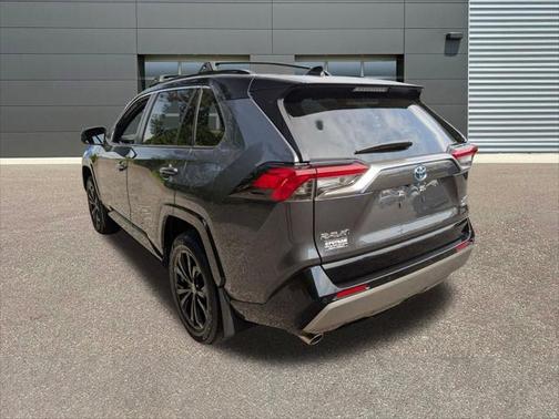 2022 Toyota RAV4 Hybrid SE