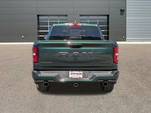 Serrano Green Metallic 2026 RAM 1500 Big Horn/Lone Star