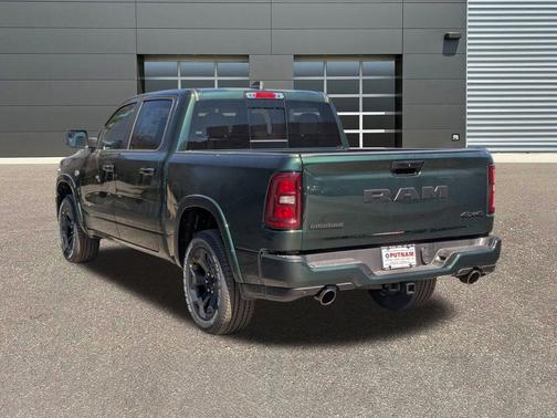 Serrano Green Metallic 2026 RAM 1500 Big Horn/Lone Star