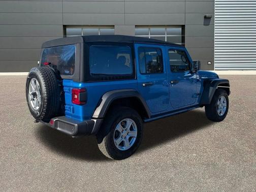 2022 Jeep Wrangler Unlimited Sport