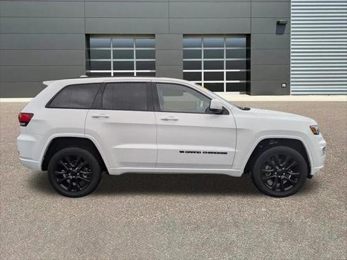 2022 Jeep Grand Cherokee Laredo