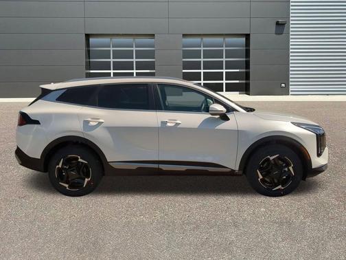 Snow White Pearl 2026 Kia Sportage Hybrid EX