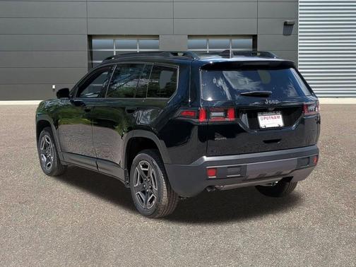 Diamond Black Crystal Pearlcoat 2026 Jeep Cherokee Limited