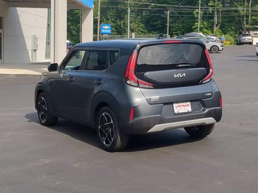 Gravity Gray 2023 Kia Soul EX