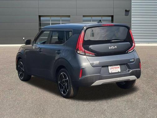 Gravity Gray 2023 Kia Soul EX