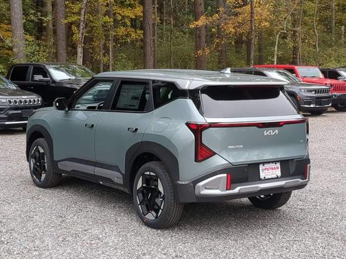 Iceberg Green 2027 Kia Seltos S