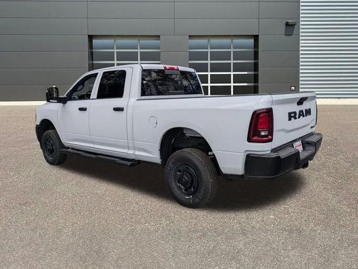 2026 RAM 2500 Tradesman Crew Cab 4x4 6'4' Box