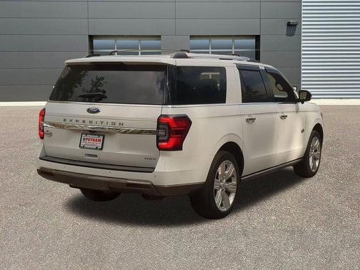 Star White Metallic Tri-Coat 2024 Ford Expedition Max King Ranch