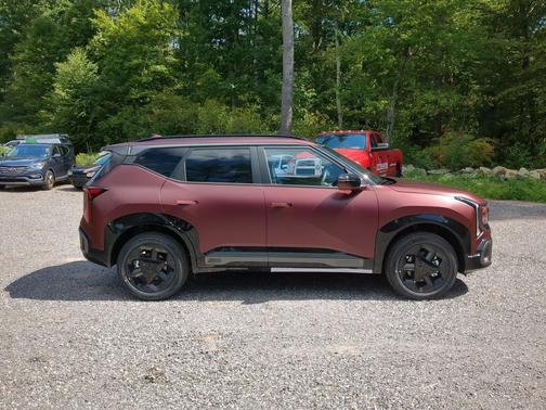 Magma Red Matte 2027 Kia Seltos X-Line S