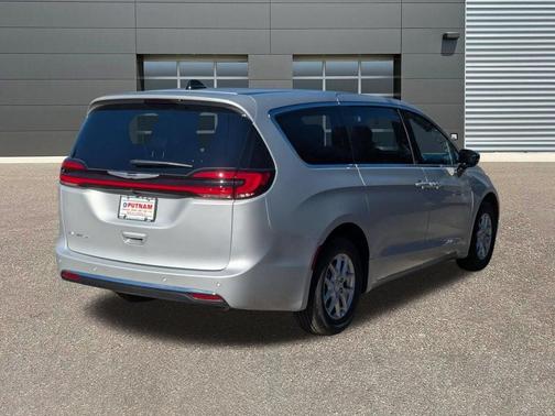 Silver Mist Clearcoat 2026 Chrysler Pacifica L