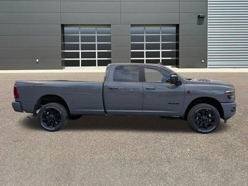 2026 RAM 3500 Laramie Crew Cab 4x4 8' Box