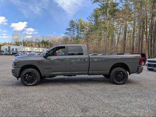 2026 RAM 3500 Laramie Crew Cab 4x4 8' Box