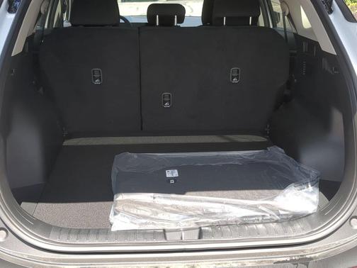 Glacial White Pearl 2026 Kia Sportage LX