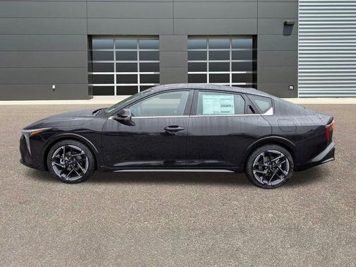 Aurora Black Pearl 2025 Kia K4 GT-Line