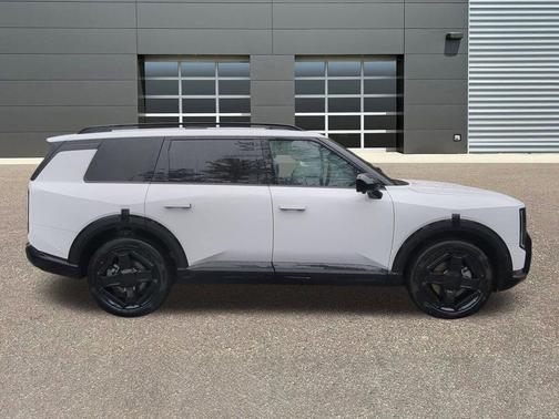 Glacial White Pearl 2027 Kia Telluride X-Line SX-Prestige