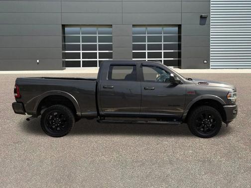2022 RAM 2500 Laramie Crew Cab 4x4 6'4' Box