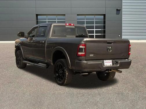 2022 RAM 2500 Laramie Crew Cab 4x4 6'4' Box