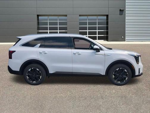 Glacial White Pearl 2024 Kia Sorento S